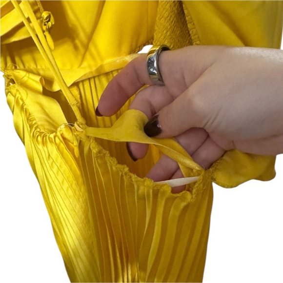 Alice + Olivia Sunlit Yellow Pleated Jumpsuit - Picture 5 of 6